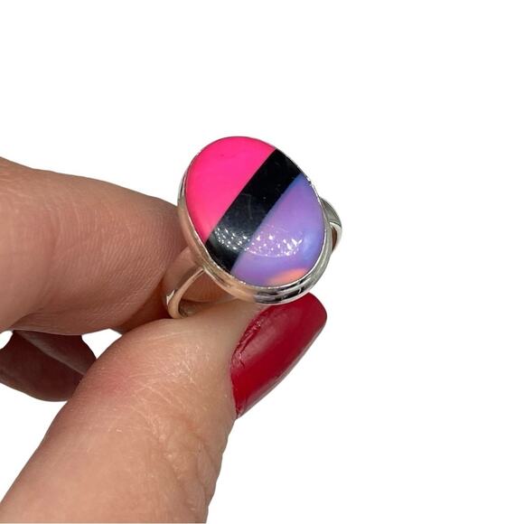 Elegant Silver Ring with Pink and Blue Accents - Picture 5 of 11